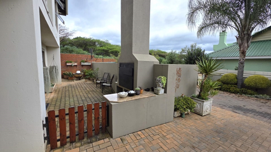 3 Bedroom Property for Sale in Caribbean Beach Club North West
